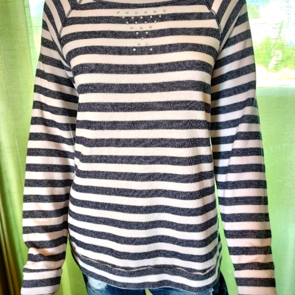 Company by Ellen Tracy Cotto/Poly lightweight Sweatshirt.